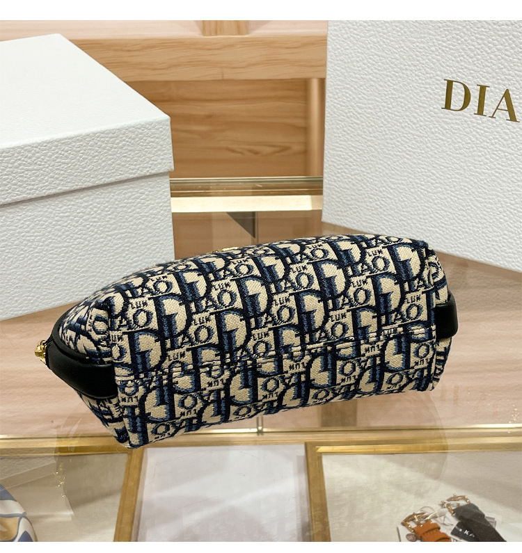 2025 Shell bag New Style Clutch Bag Printed and Embroidered Cosmetic Bag High-Quality Canvas Coin Purse