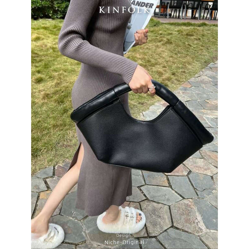 2023 New High End Cotton Filled Handbag With French Unique Design Fan Shaped Vegetable Basket Single Shoulder Crossbody Bag