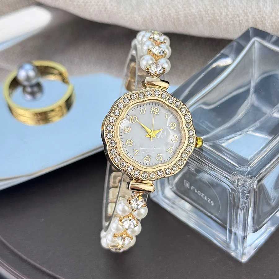 Womens Watch Brand Pearl Chain Bracelet Watch Quartz Girls Watch Fashion Accessories V170T250408
