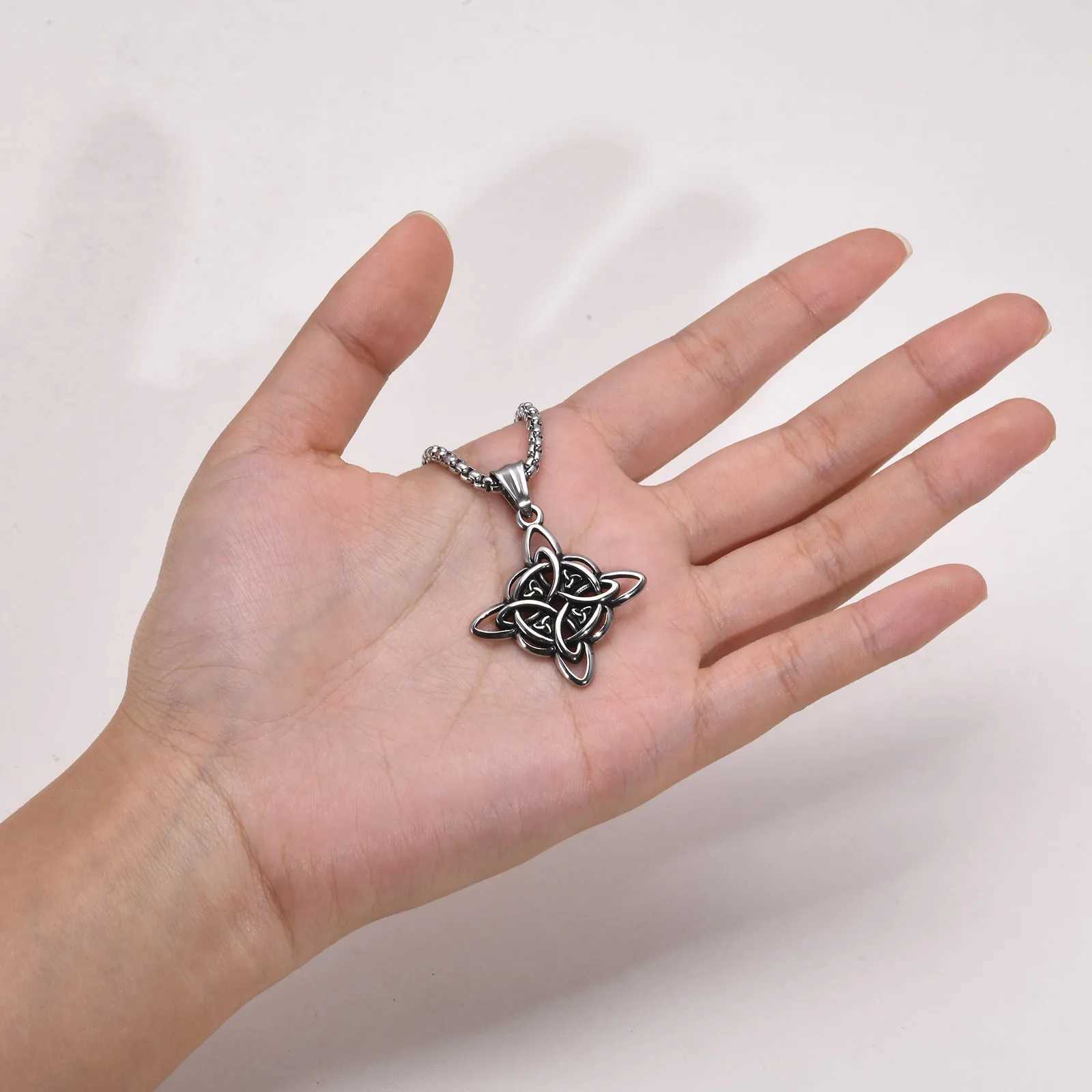 Vnox Vintage Celtic Knot Necklaces for Men WomenStainless Steel Nordic North Europ Amulet PendantTriquetra Witches Knot CollarC250407