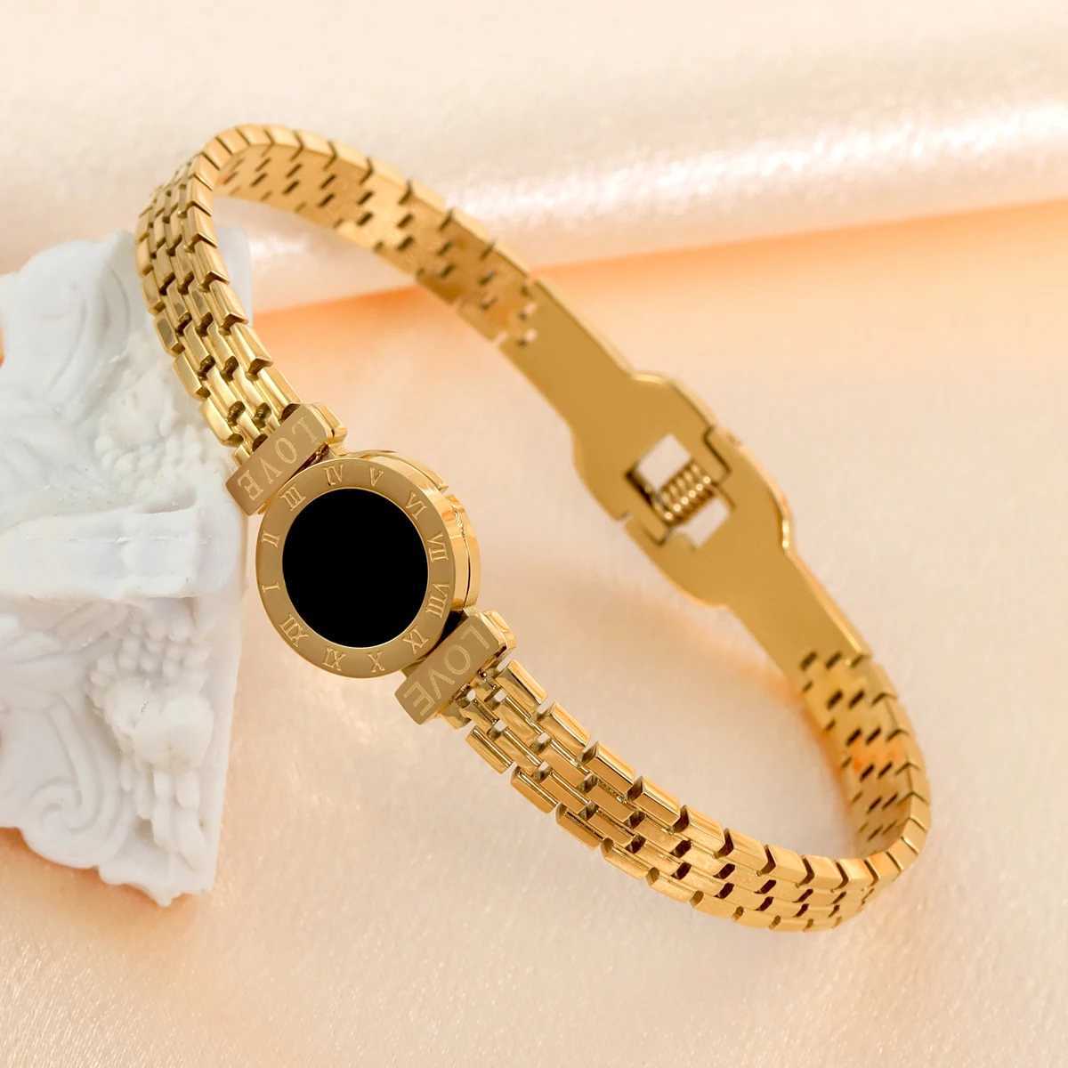 Classic stainless steel Roman numeral bracelet suitable for womens daily wear birthday parties wedding jewelry and girls gifts Y250408