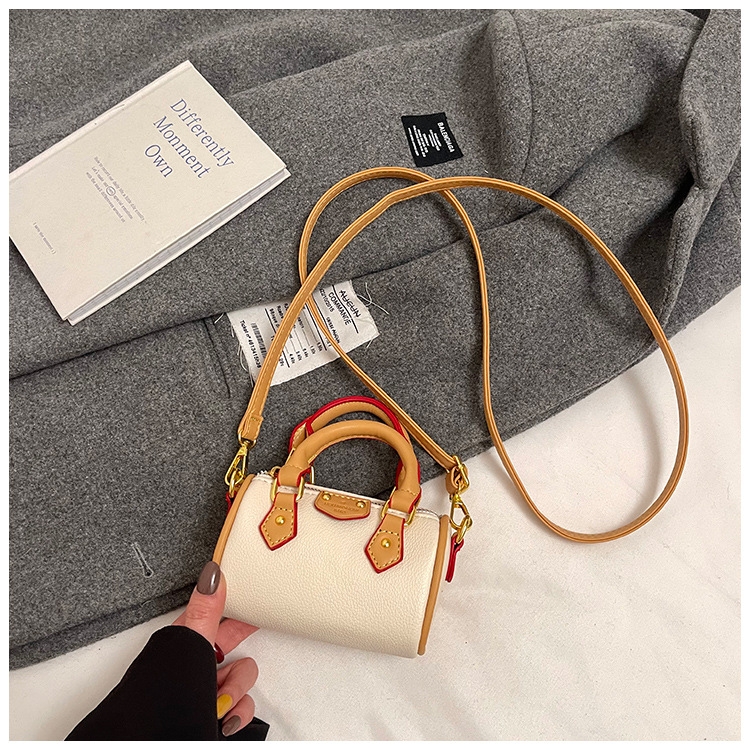 free shipping designers bags for womens ladies 2025 new versatile and fashionable shoulder bag with a niche texture simple crossbody bag for daily out