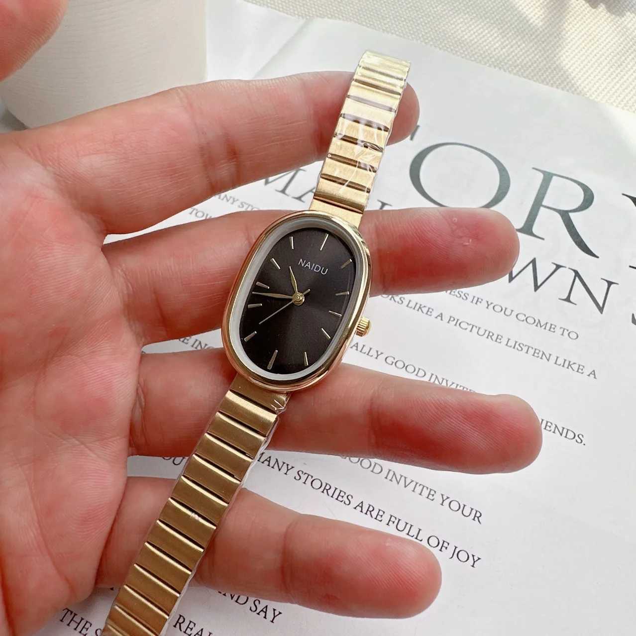 Womens Watch Version Chain Elliptical Dial Korean Edition Womens Fashion Quartz Watch Clothing Version WatchT250408