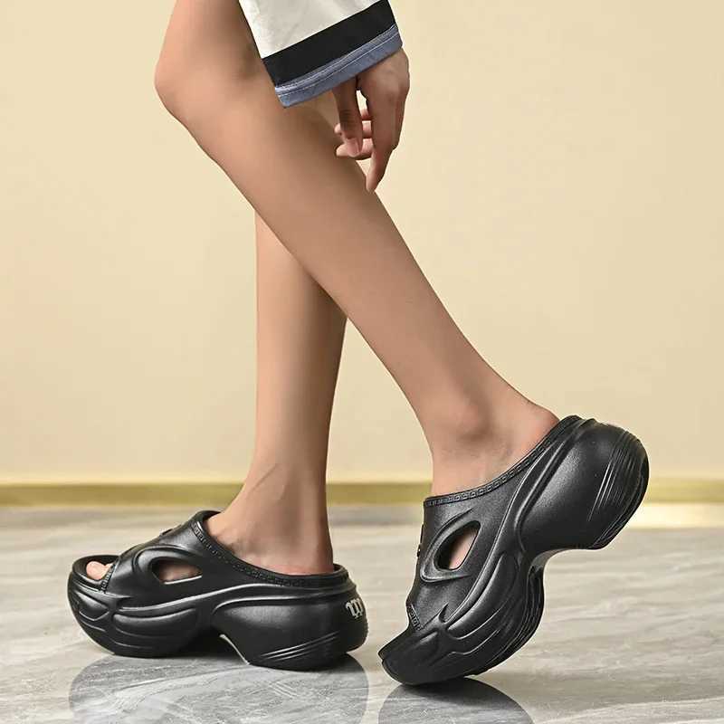 Thick bottomed womens EVA slippers for spring and summer anti slip beach comfort sole 2025 new indoor and outdoor leisure walking slideXJ250407