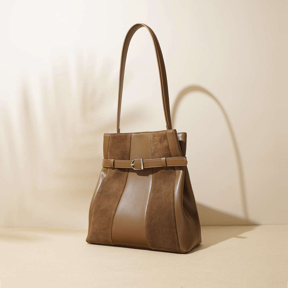 Luxury Bag Designer Fall New Cowhide Tote High End Large Capacity Shoulder Bag Genuine Leather Stripe Patchwork One Shoulder Commuter Women's Tot