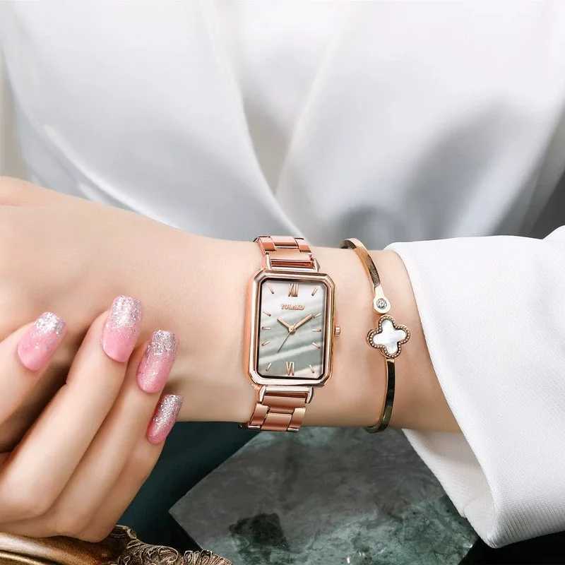 Womens Fashion Square Green Classic Watch Retro Small Watch Casual Quartz Womens WatchT250408