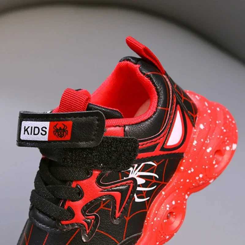 CHIldrens LED light shoes fashionable Aoger boys sports shoes girls stuttering casual shoes breathable CHIldrens sports shoes W250407