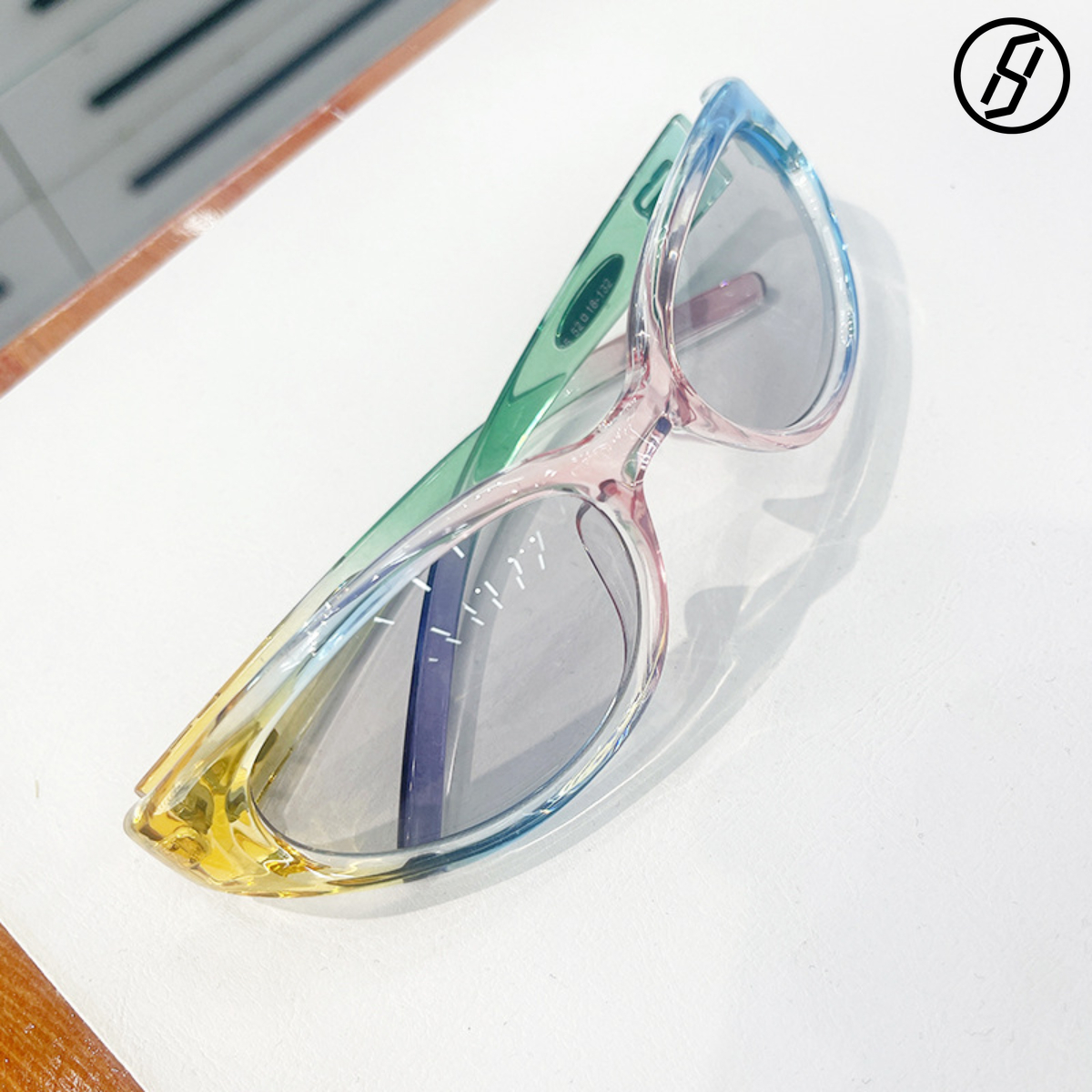 Chic Cat Eye Sunglasses: Retro Y2K Style for Women - Sweet Candy Color Fashion Eyewear Z260306