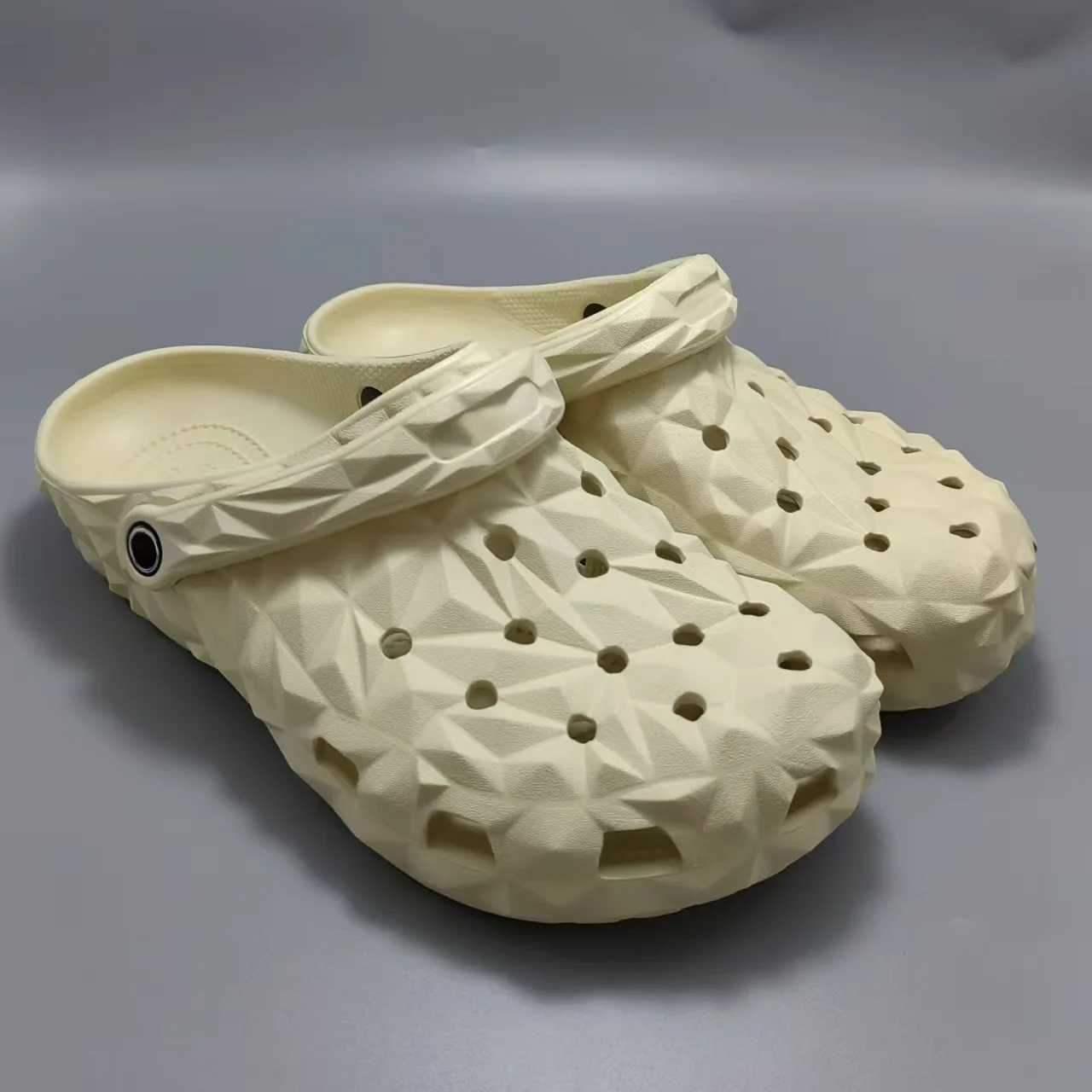 New Arrival Durian hole slider perforated shoes mens shoes womens shoes fashion paradigm lightweight anti slip sports beach sandals T250407