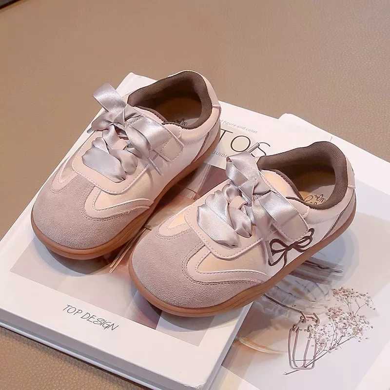 Childrens board shoe model casual girls sports shoes anti slip round toe baby walking shoes cute casual lace childrens shoes W250407
