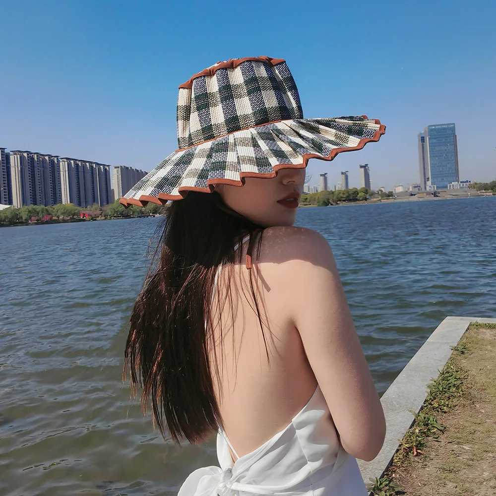 Fashionable womens folding summer flat top hat large Brim straw hat womens Milan HatSun hat Capri hat z250408
