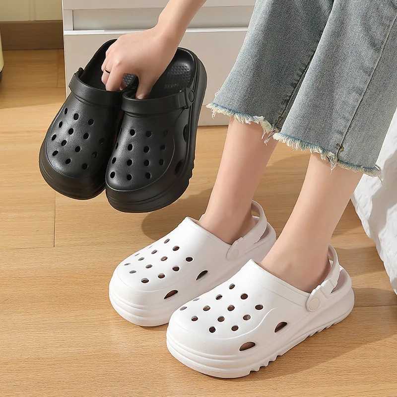 New Arrival Hollow closed toe summer sandals for women new thick soled platform sandals for women solid color anti slip soft soled beach shoes T250407