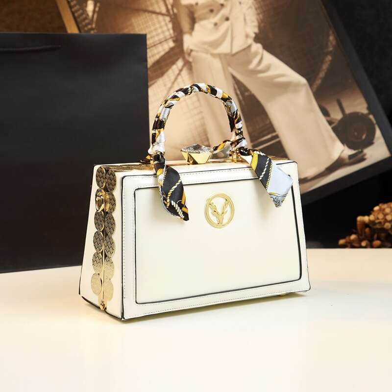 Spring 2022 New Fashionable Niche Design, Hand-Held High-End Small Square Genuine Leather Women's Bag, Single Shoulder Crossbody Bag Trend