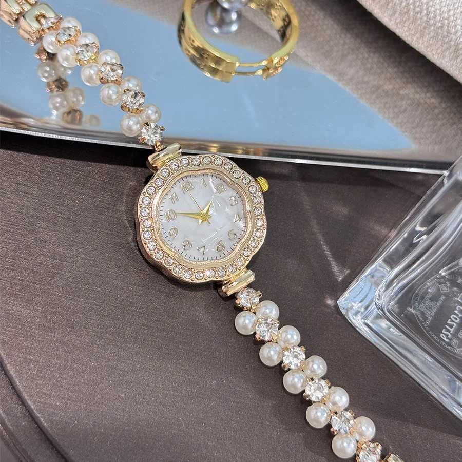 Womens Watch Brand Pearl Chain Bracelet Watch Quartz Girls Watch Fashion Accessories V170T250408