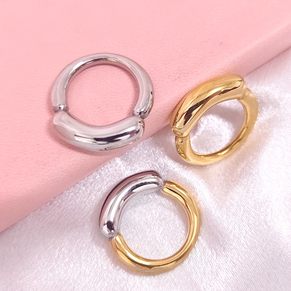 New Creative Thick Thread Smile Ring, Simple Personalized, Small and Unique, Titanium Steel Golden Ferry Color Clash Ring