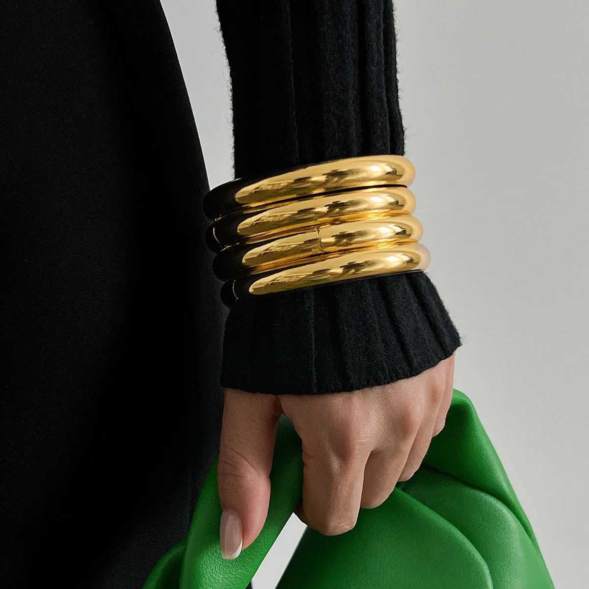 4Pcs/Set Round Stainl Steel Bracelets Set for Wen Twist Texture Bangles Gold Sier Color Jewelry Statement Streetwear GothC250408