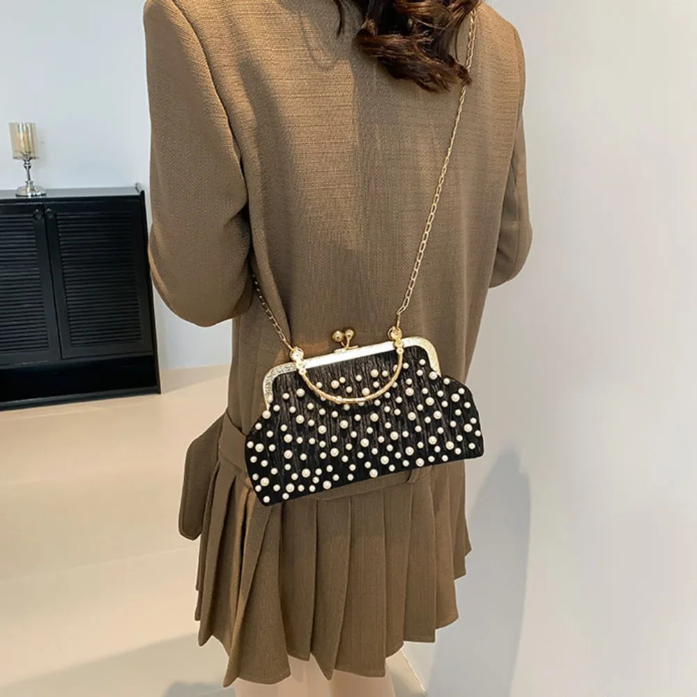 Artificial pearl diamond inlaid shoulder bag metal chain messenger bag womens banquet shell bag fashionable evening handbag 250402