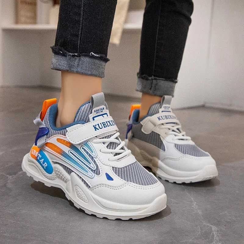 Childrens sports shoes boys and girls running sports shoes air mesh fashion classic boys casual shoes white blue pink W250407