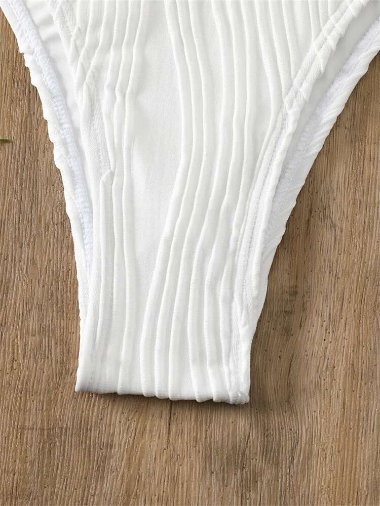 Dongdumaoyi Sexy Bikini Women White Ring Linked Hollow Out Push Up Micro Swimsuit Brazilian Bandeau Bathing Suit Bandage Thong Swimwear