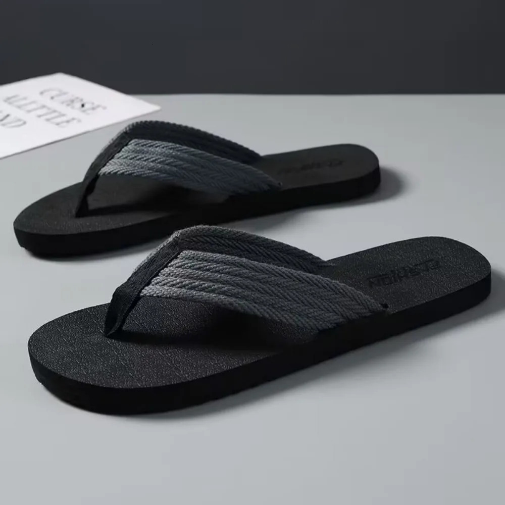 Mens Slippers Summer Trend Lightweight Flip Flops Man Minimalist Fashion Holiday Leisure Beach Slippers Men Chanclas Pantuflas 250408