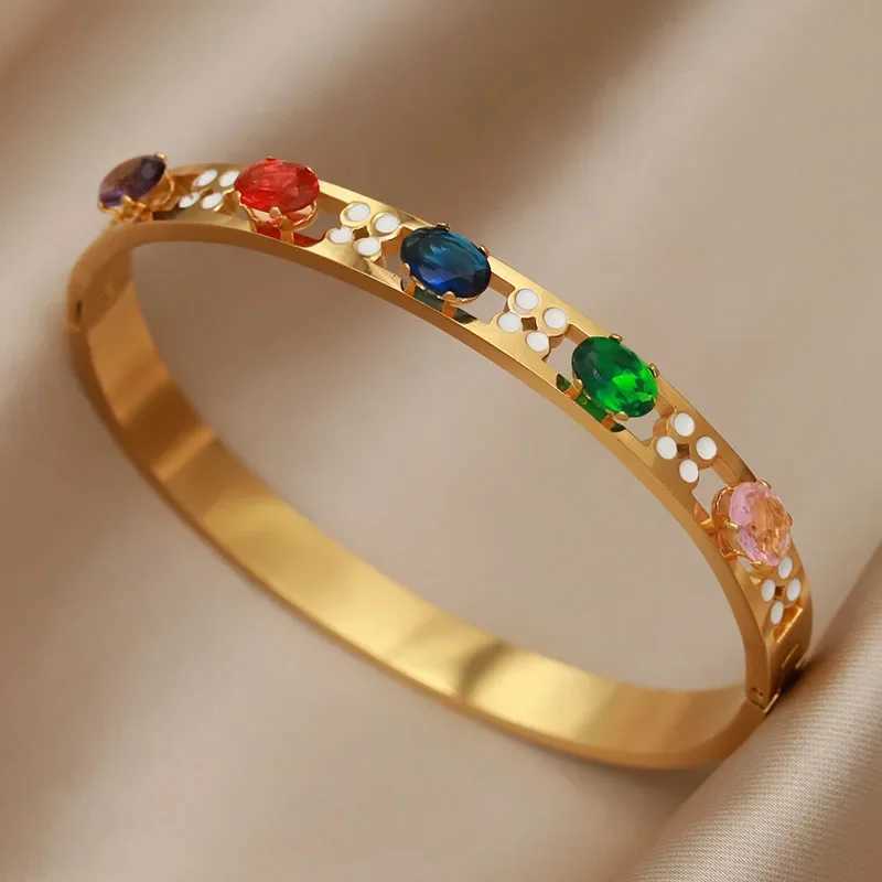 316L stainless steel letter V bracelet and bracelet suitable for womens fashion brand jewelry multi-color hollow crystal bracelet accessories Y250408