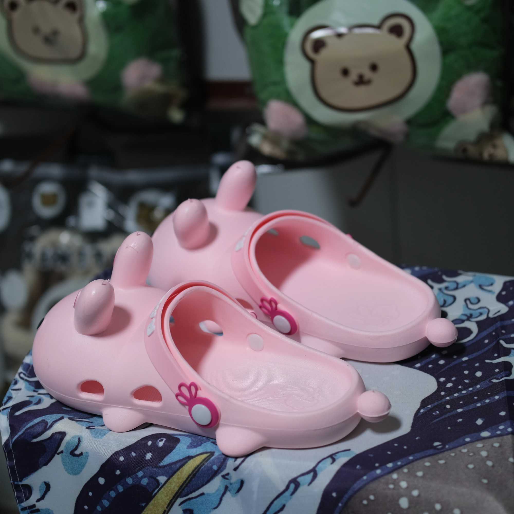 New Arrival WHOLL Summer Womens Slippers Cute Cartoon Rabbit Hole Sandals Female Students Wear Non slip Girls Sandals T250407