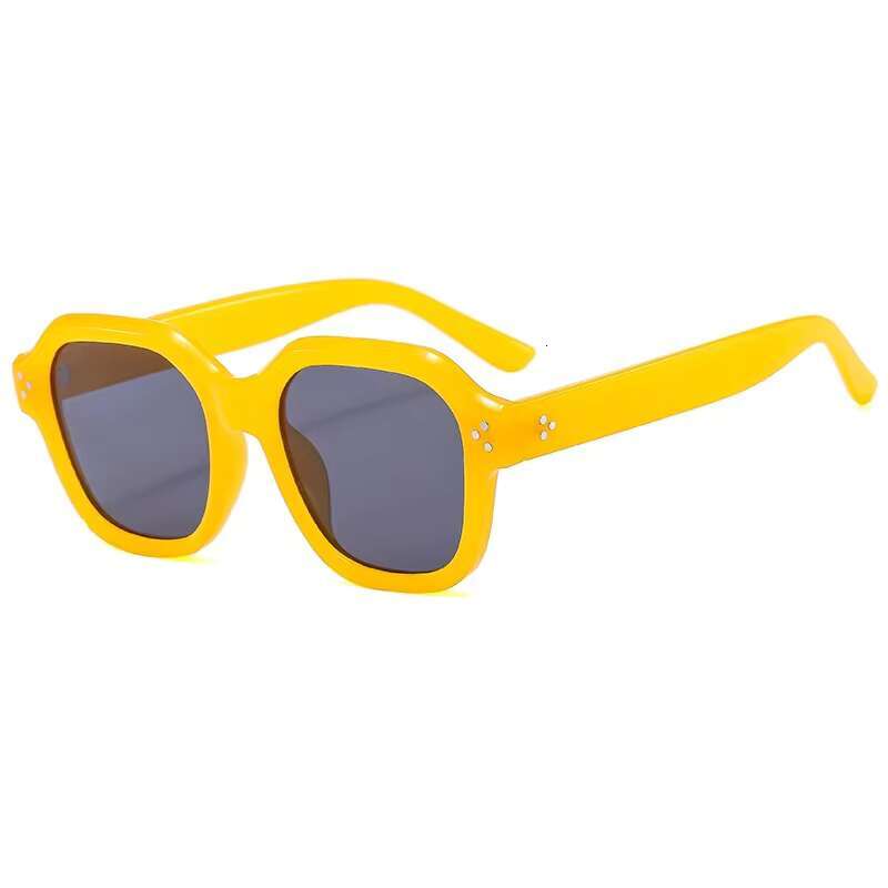 Factory Direct Sales High Quality Trendy Unisex Summer Uv400 Plastic Shades Travel Sunglasses