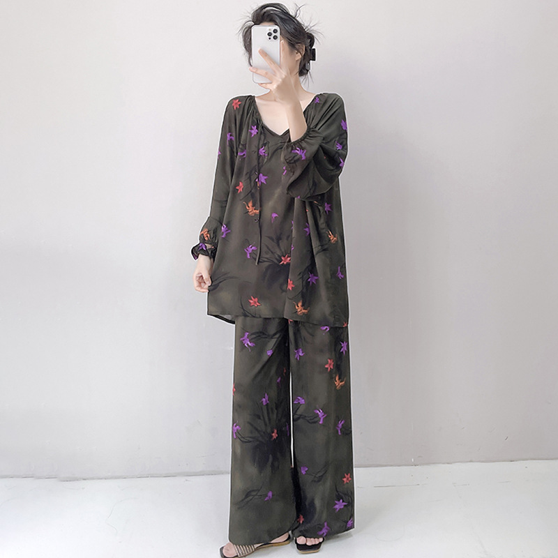 B1151 - Chic Modular Closet Organizer Offering Ultimate Clutter Control