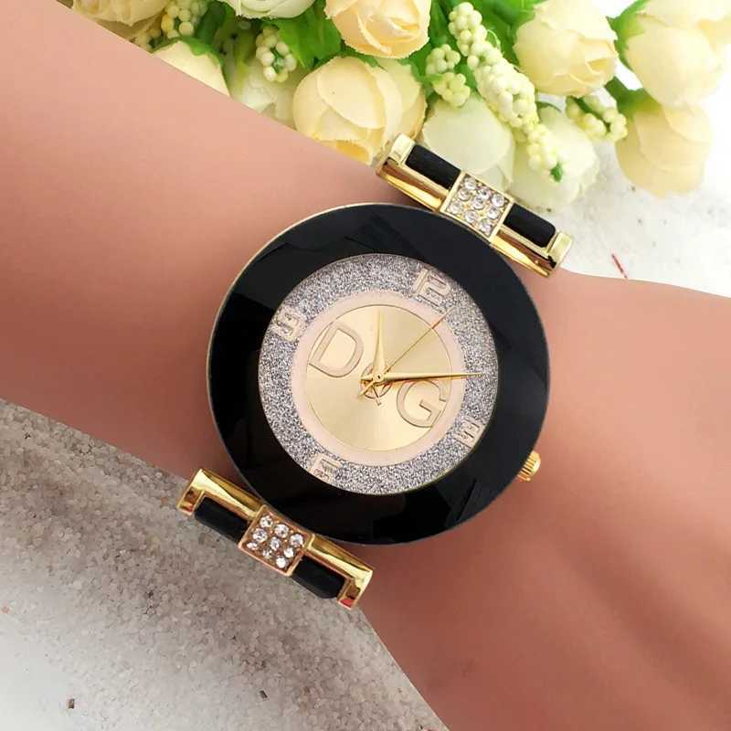 Luxury Sports DQG Brand Womens Waterproof Watch White Silicone Diamond Mens Digital Quartz Watch Womens Bracelet GiftT250408