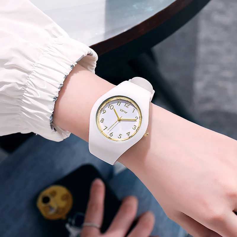 TPW full-size 40mm quartz womens watch with rubber strap and skin friendly silicone watchT250408