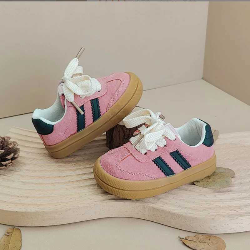 New fashion High Qu boys white childrens sports shoes childrens flat shoes casual baby shoes baby shoes childrens running shoes W250407