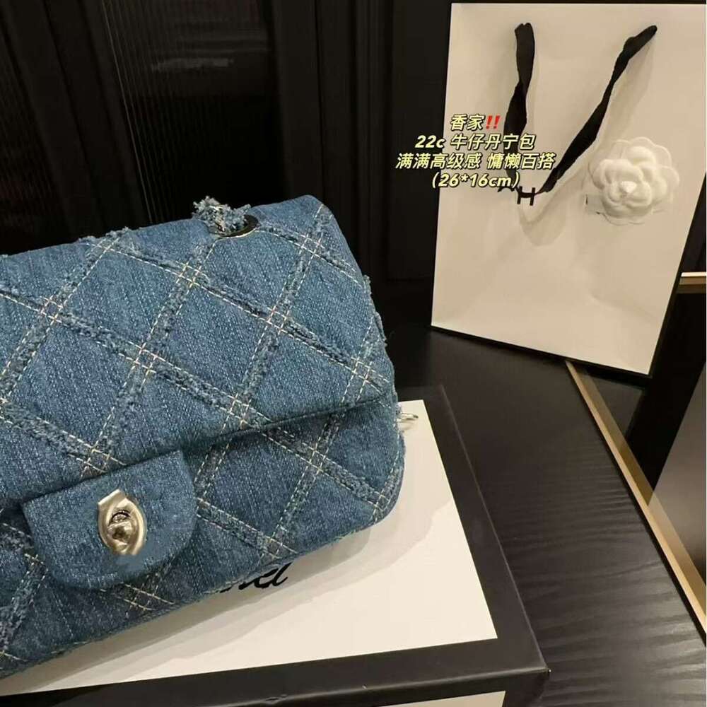 Designer Pack Autumn and winter hot new Xiangjia woolen dia grid chain small square denim high-end feeling hand-held diagonal cross single shoulder wo