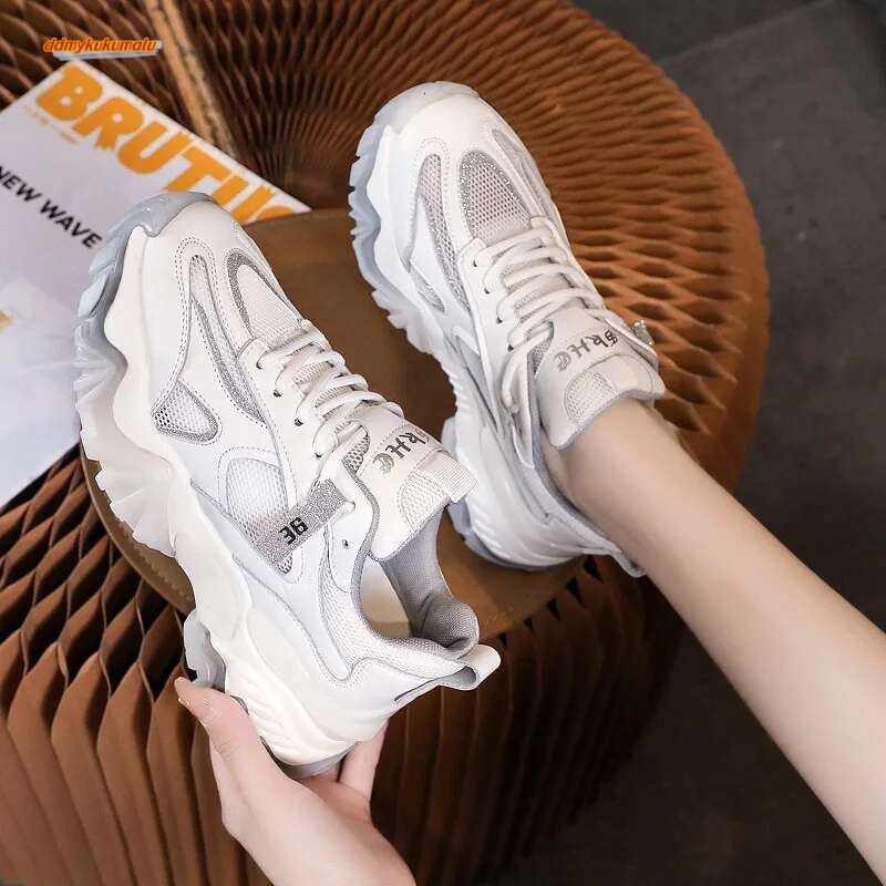 Sports shoes with a thick women's platform, breathable comfortable informal sports shoes, used for running, tennis, PIESS, gym, jogging and walki