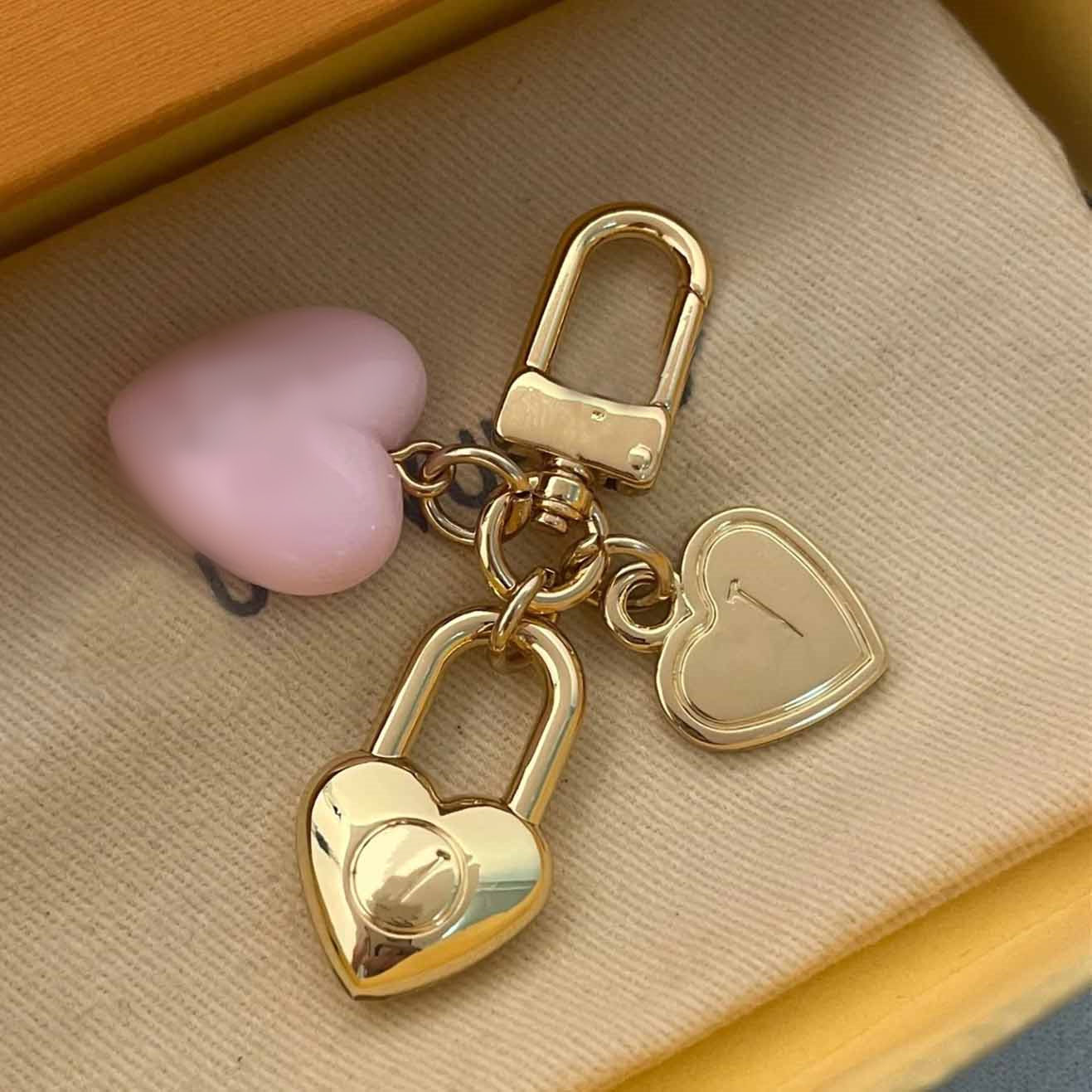Luxury metal bag charm chain flower heart designer bag charms gold sliver keychain Snap fastener mens ladies keychain Holiday gift lovely quality