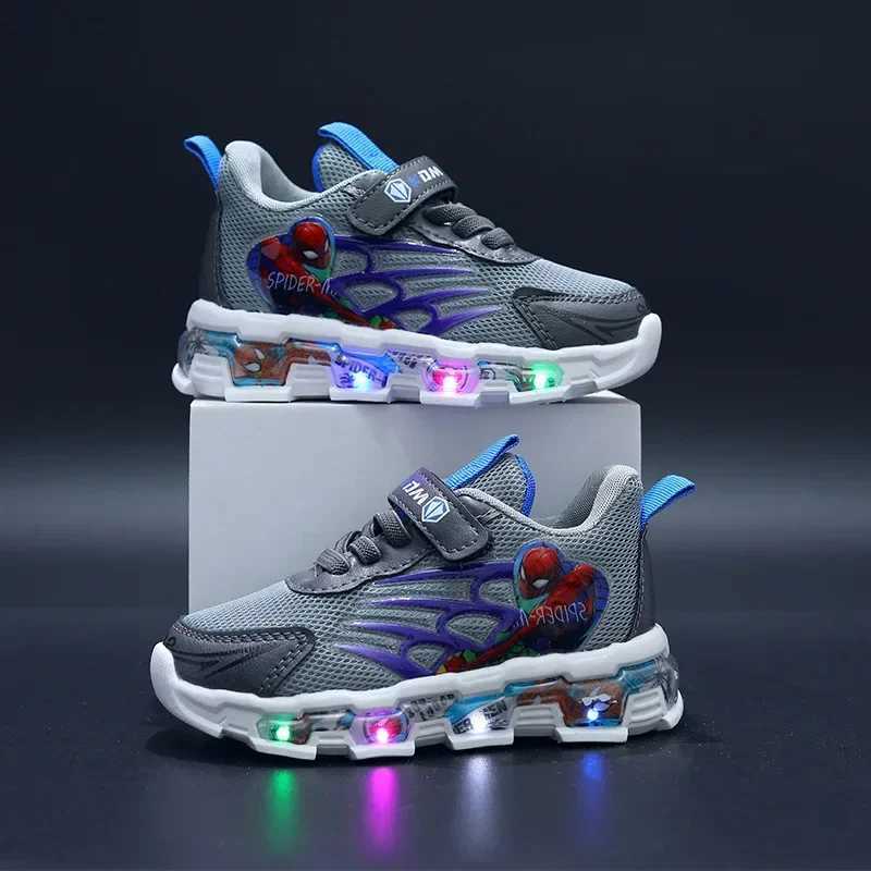 Childrens sports shoes Spider Man boys and girls casual shoes Summer mesh breathable student shoes Anti slip casual shoes W250407