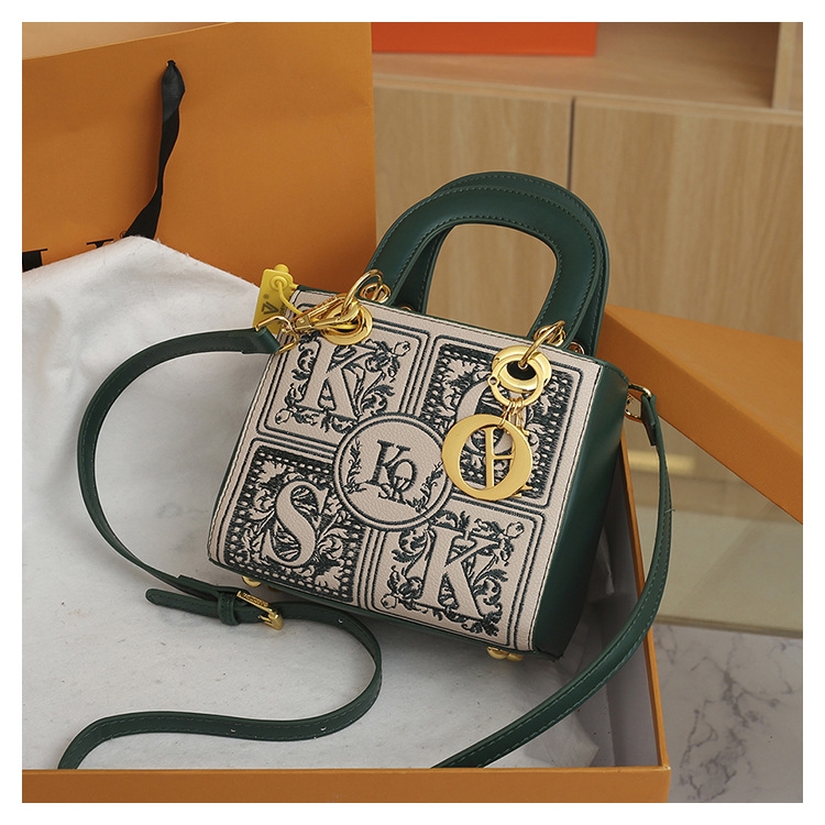 2025 New style all-match western-style single-shoulder cross body embroidered bag online celebrity light luxury niche square bag for women new design