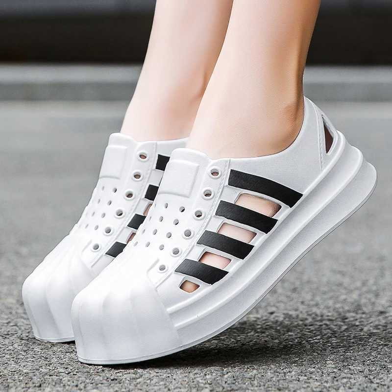 New Arrival Mens Sandals Outdoor Hole Sandals Breathable Thick Bottom Neutral Soft EVA Non slip Womens Sandals Summer Beach Shoes T250407