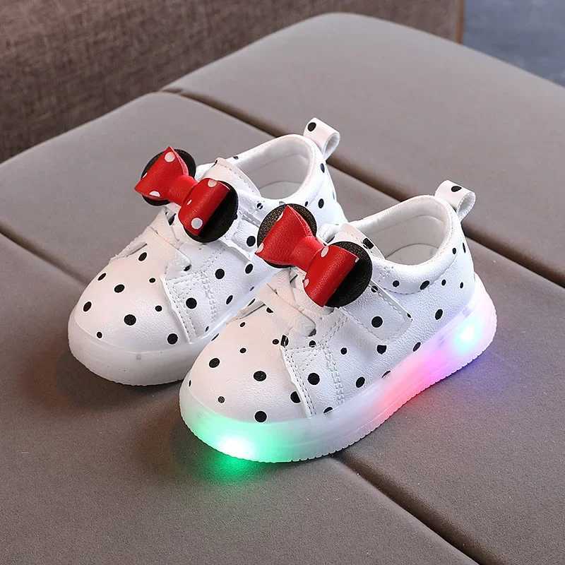 Childrens LED shoes childrens illuminated sports shoes childrens illuminated sports shoes childrens illuminated shoe soles sports shoes W250407