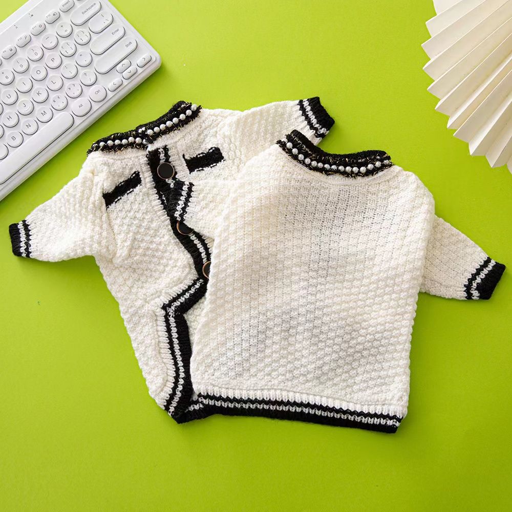 Luxury Dog Clothes Designer Warm Dog Apparel Warm Pet Sweater with Classic Brooch for Small Medium Dogs Cat Holiday Puppy Costumes Soft Fall Winter Pe