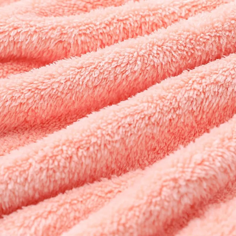 Baby Bath Towel Soft Warm Sleeping Swaddle Wrap for Girl Boy Coral Fleece born Blanket Toddler Hooded Baby Stuff Bathrobe 250408