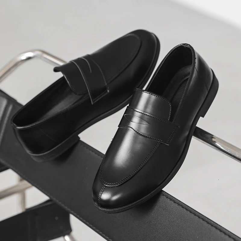 FAshion Leather Mens Loafers Lightweight Soft Sole Casual Shoes RETRO Dress Shoes Slip on Flat Designer Business Shoes Z251107