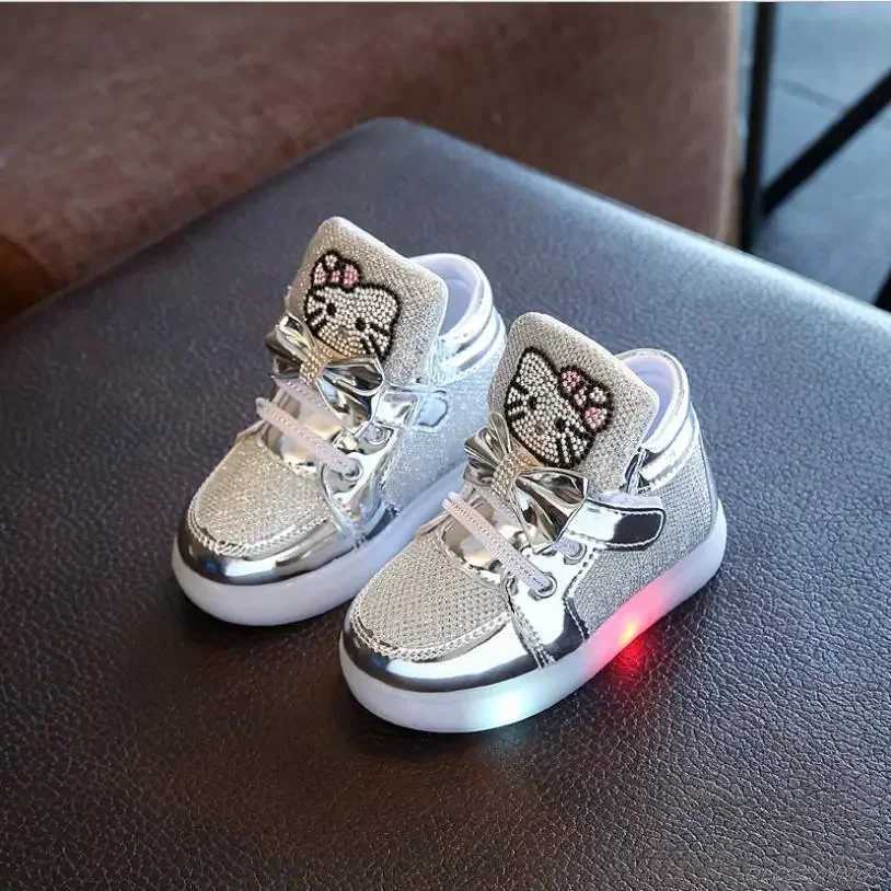 New childrens luminous shoes boys and girls sports running shoes baby flash fashion sports shoes childrens LED sports shoes for young children W250407