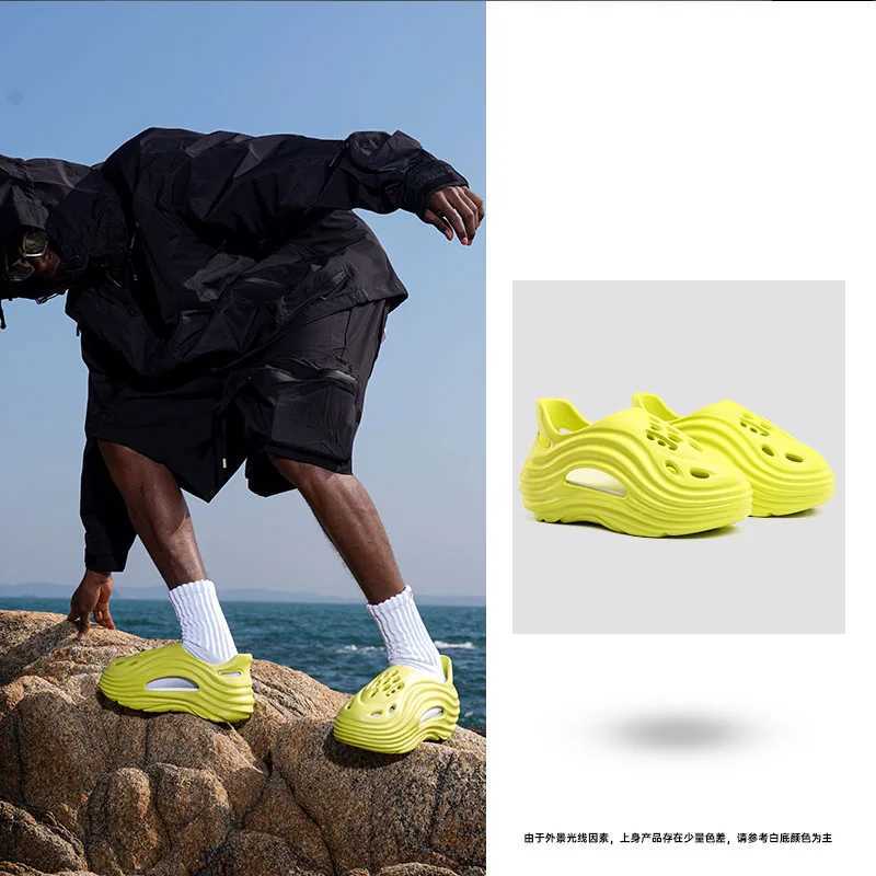 New Arrival Summer womens sandals EVA mens casual shoes hole shoes Clogs sandals family outdoor mens beach smooth shoes large size T250407
