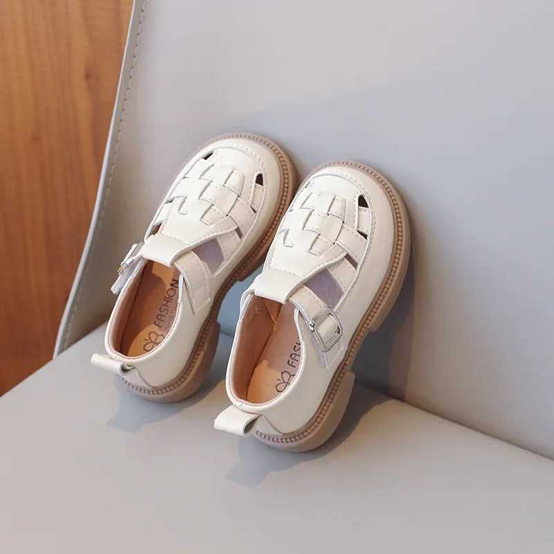Childrens shoe designer hollow breathable soft sole leather shoes fashion version anti slip casual sports shoes W250407