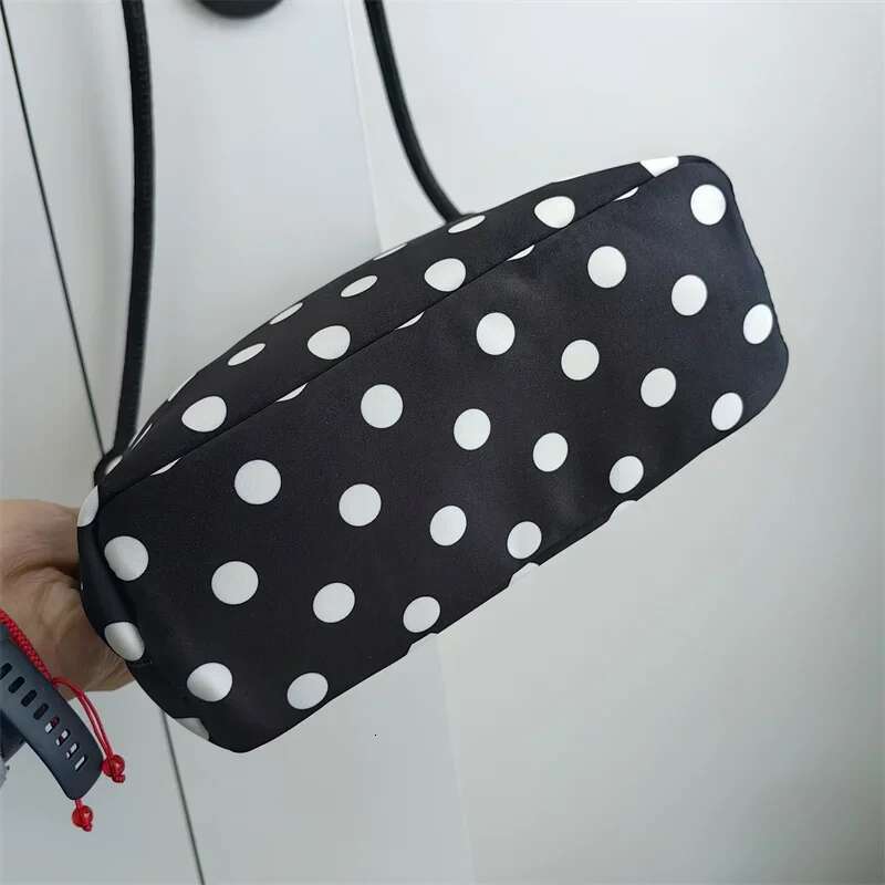 Meet You Spring Fashion Black And White Dots Shoulder Bag For Women Simple Nylon Waterproof Design Female Daily Commuter Handbag