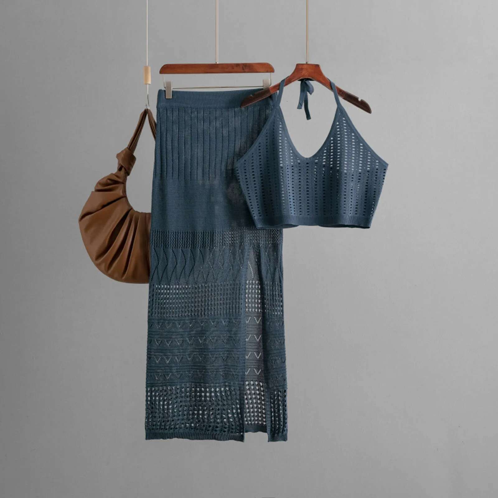 Dongdumaoyi Summer Fashion Women Two Piece Dress Suit Hollow Out Suspender Knitted Top Casual Knee Length Skirt Female Outfit