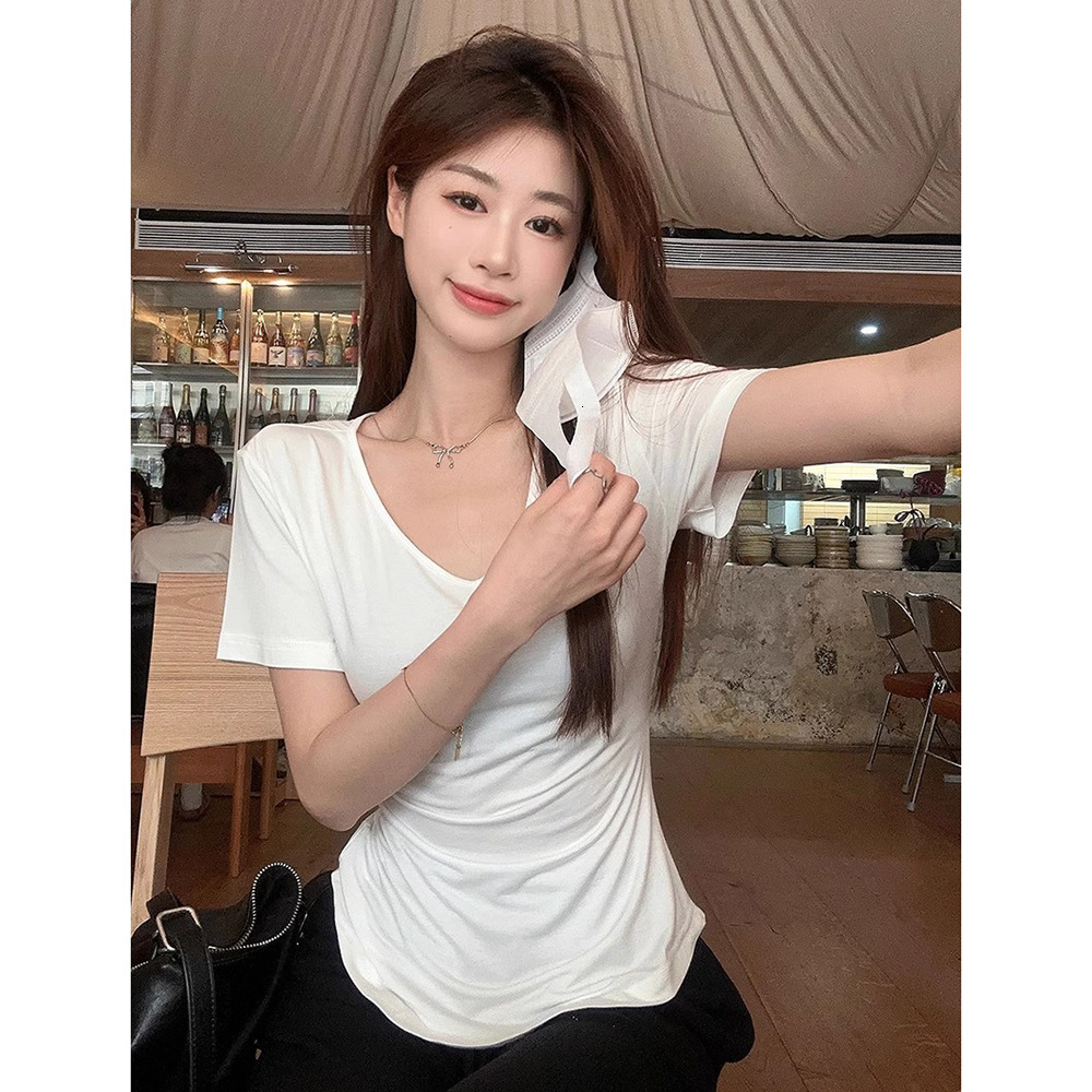 2025S Designer Women s T shirt V neck Short Sleeved Summer Women s Short Sleeved New Fashionable Solid Color Slim Fit Top Outdoor Casual Wear