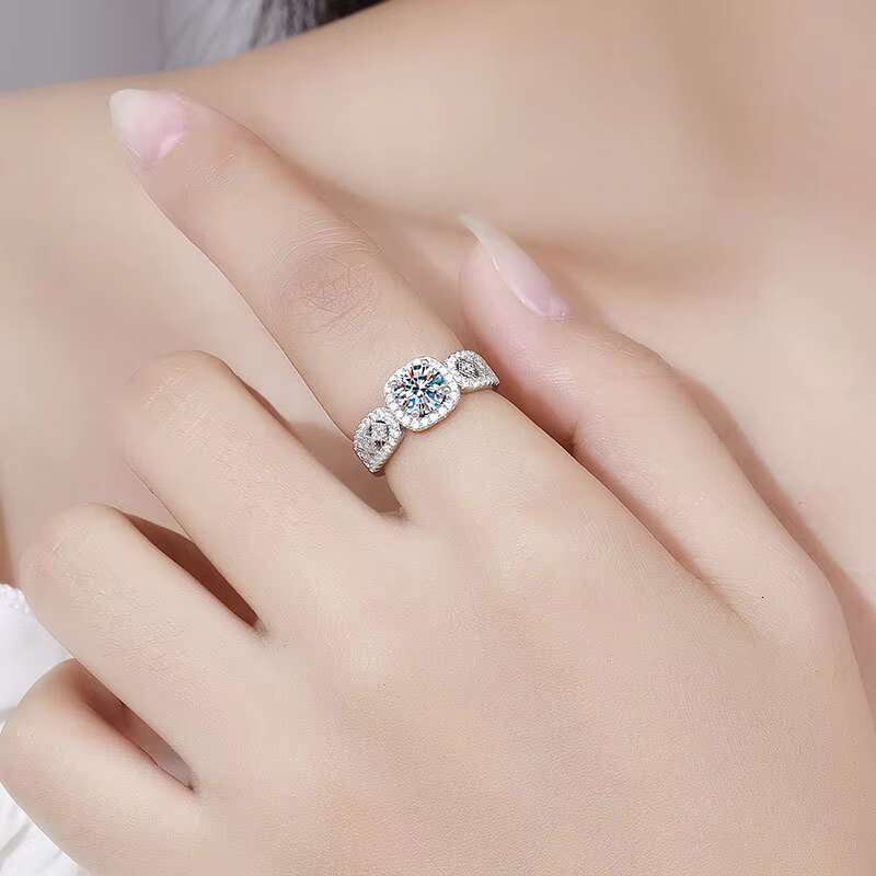 Wholesale Custom Jewelry VVS 1ct Brilliant Cut Moissanite Diamond Wedding S925 Sterling Silver Rings for Women Engagement Gift