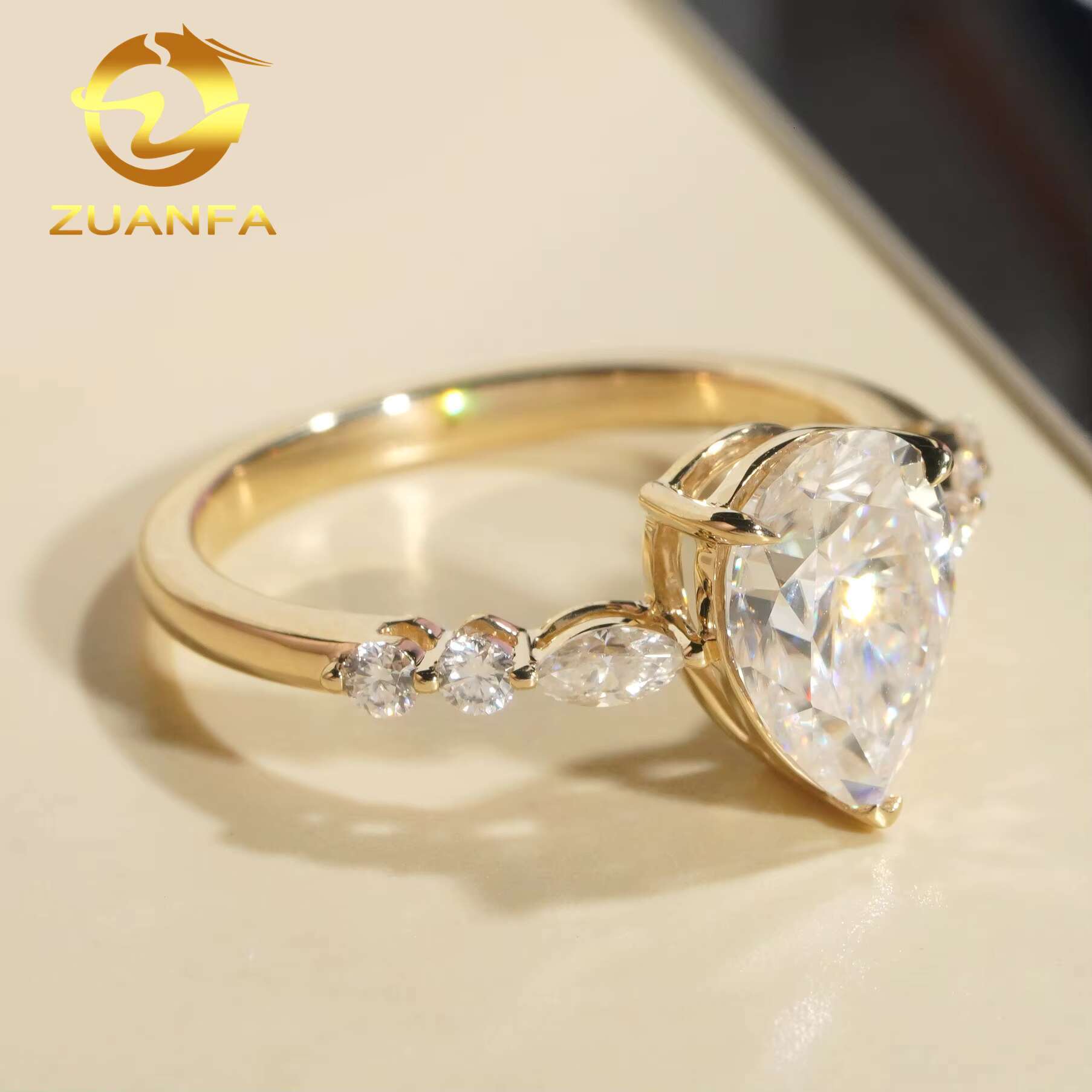 Fine Jewelry Pear Cut 10K Solid Gold Cluster Moissanite Diamond Ring Hip Hop Jewelry Engagement Ring for Men and Women