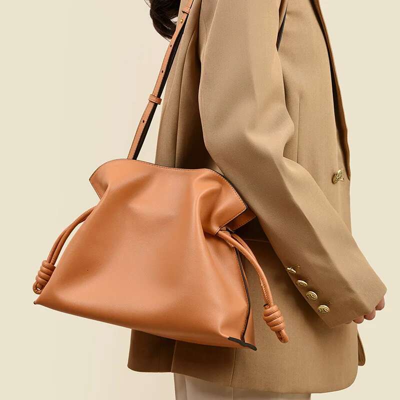 Cloud With Large Capacity For Work Commute Elegant And Versatile Single Shoulder Messenger Bag Women Leather